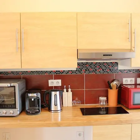 Un Joli Pied A Terre Apartment *